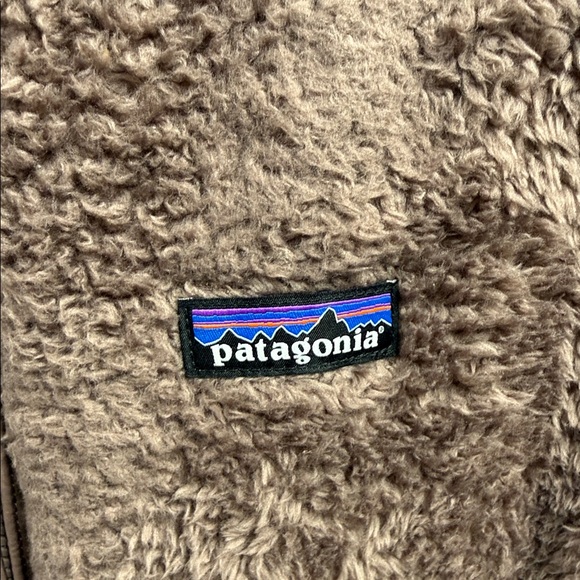 Patagonia Women's Tan Sherpa Vest - Picture 3 of 6
